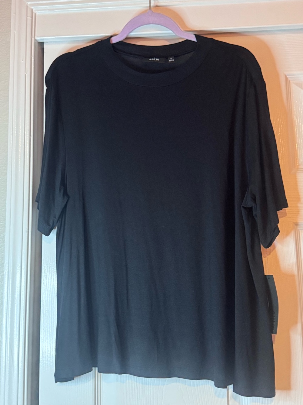 Kohl's Black Short Sleeve Crewneck Tee - Soft Lightweight